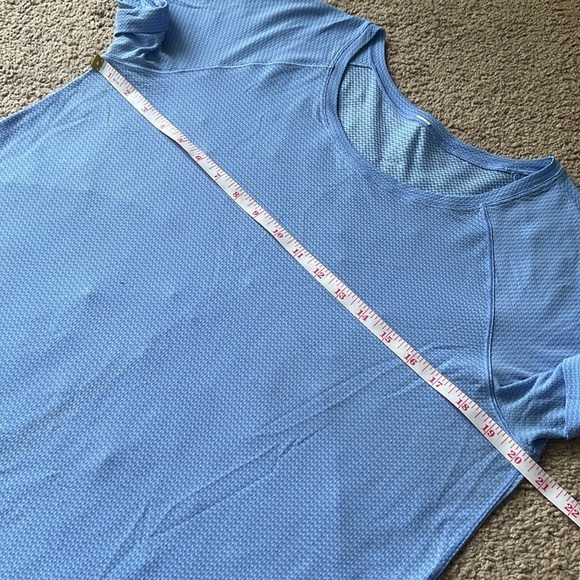 Lululemon Open Up Tie Back Tee Black/Hydrangea Blue - Picture 8 of 10